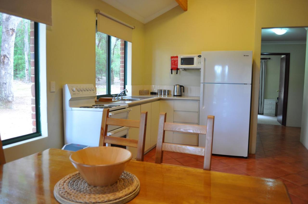 Karri Valley Chalets Pemberton Extérieur photo