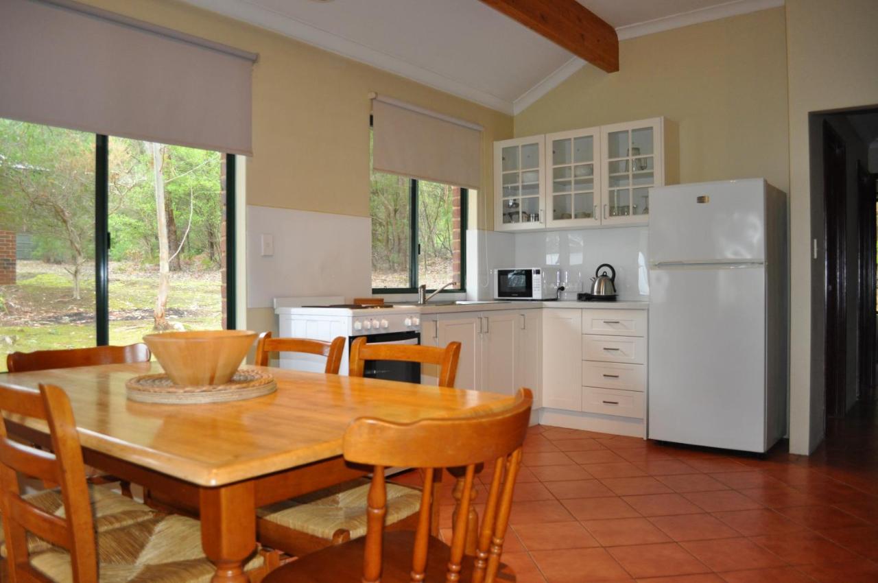 Karri Valley Chalets Pemberton Extérieur photo